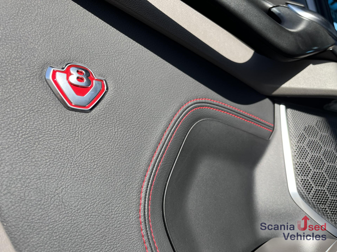 SCANIA R 730 A4x2NB V8 RETARDER FULL AIR 9T NAVI LED S2 - Tracteur routier: photos 3 SCANIA R 730 A4x2NB V8 RETARDER FULL AIR 9T NAVI LED S2 - Tracteur routier: photos 3