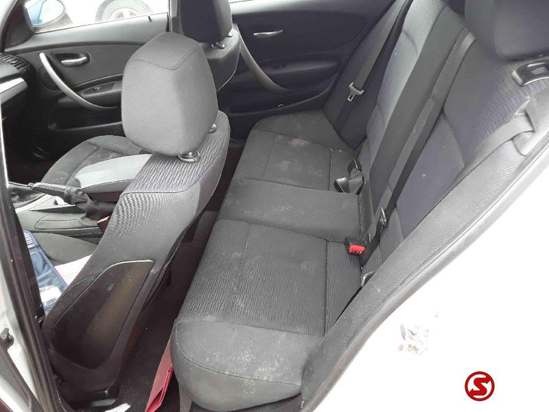 Voiture BMW 1 Serie 118d motor KAPOT -broken: photos 9