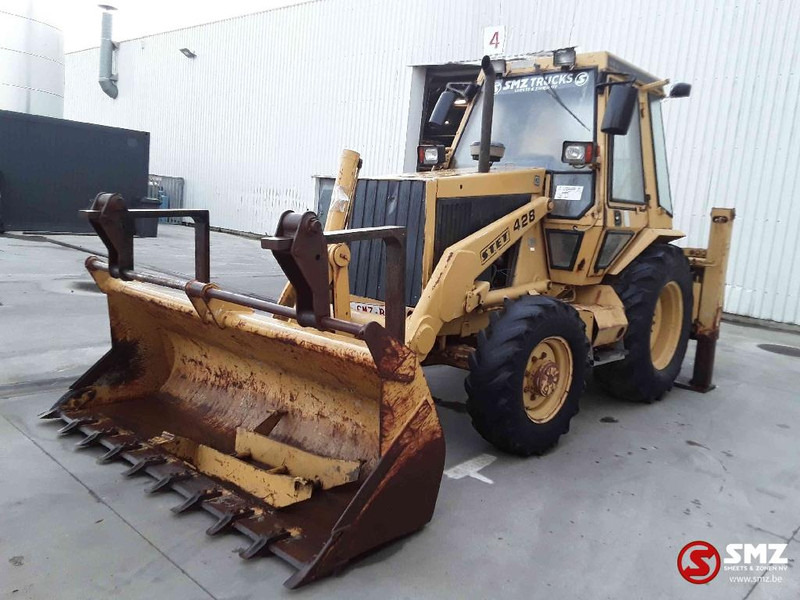 Caterpillar 428 - Tractopelle: photos 3 Caterpillar 428 - Tractopelle: photos 3