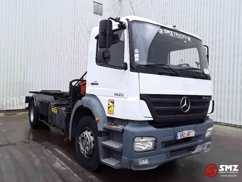 Mercedes-Benz Axor 1823 Palfinger pk4501 - Camion plateau, Camion grue: photos 1 Mercedes-Benz Axor 1823 Palfinger pk4501 - Camion plateau, Camion grue: photos 1