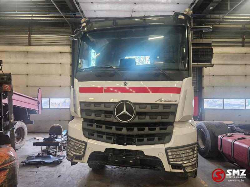 Mercedes-Benz Arocs 2048 ACCIDENT retarder mirrorcam - Tracteur routier: photos 2 Mercedes-Benz Arocs 2048 ACCIDENT retarder mirrorcam - Tracteur routier: photos 2