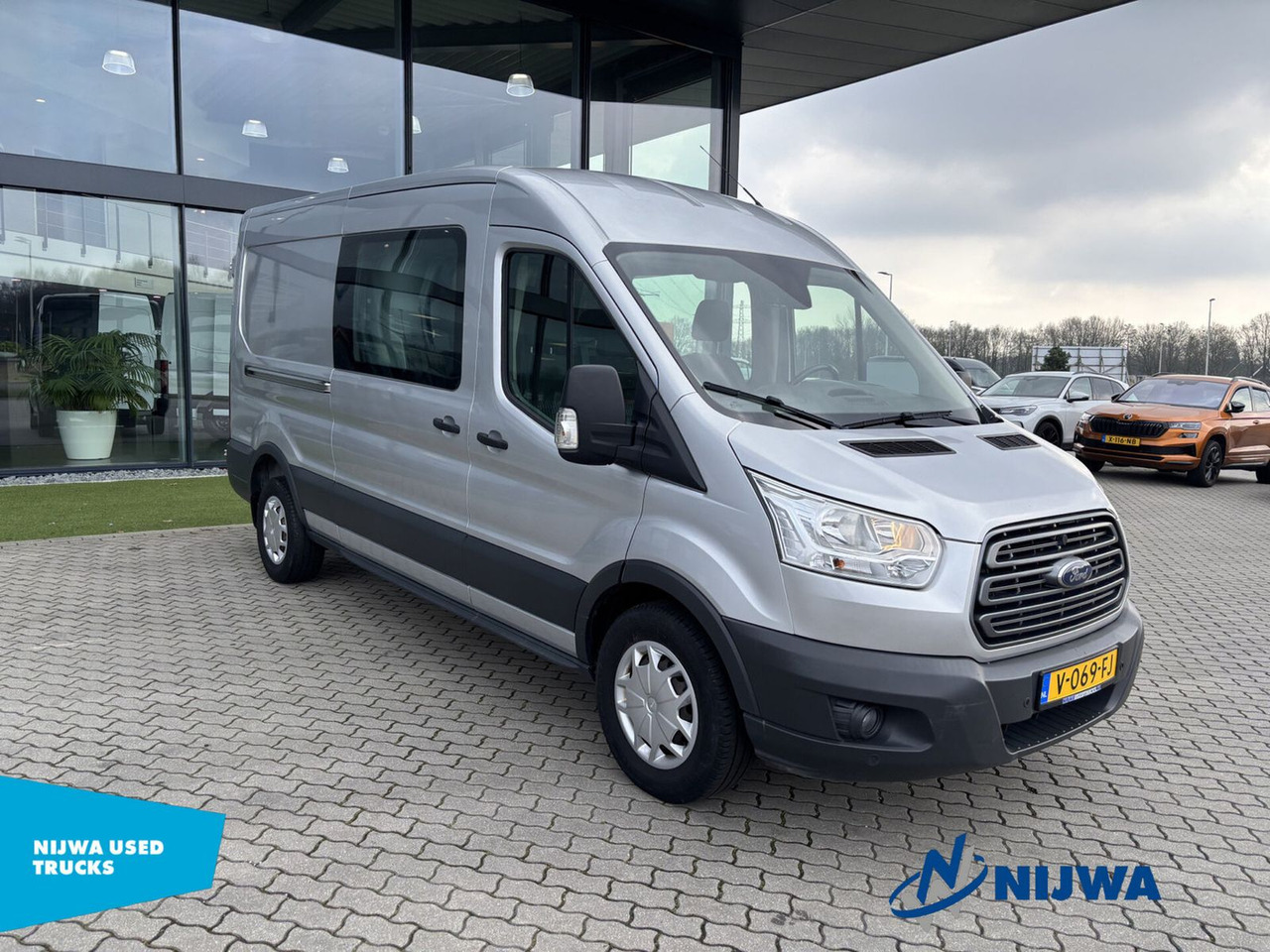 Ford Transit 130 L3H2 Dubbele cabine + Trekhaak - Fourgonnette, Utilitaire double cabine: photos 2 Ford Transit 130 L3H2 Dubbele cabine + Trekhaak - Fourgonnette, Utilitaire double cabine: photos 2