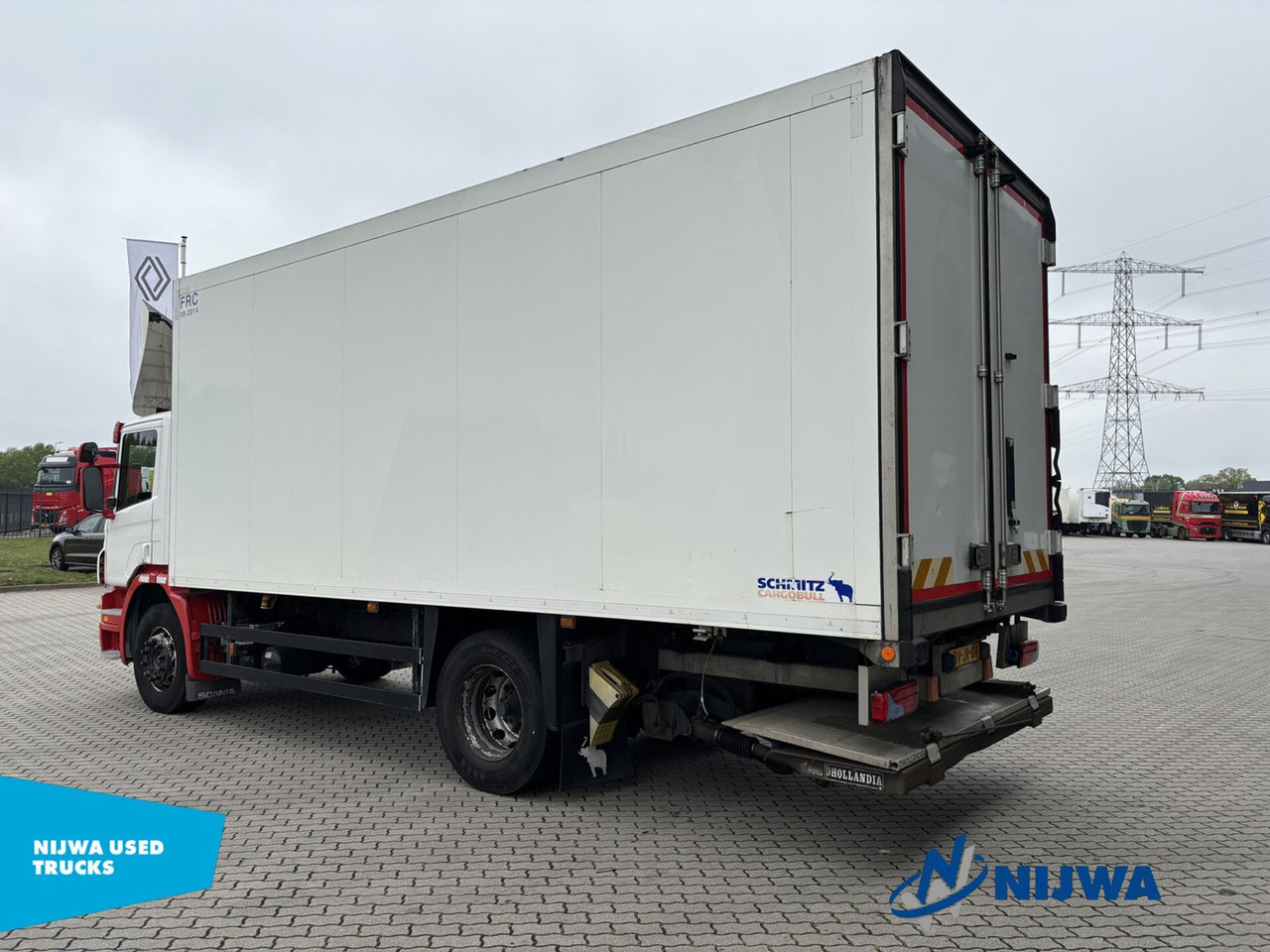 Scania P 230 4X2 Meat Truck + Laadklep - Camion frigorifique: photos 4 Scania P 230 4X2 Meat Truck + Laadklep - Camion frigorifique: photos 4