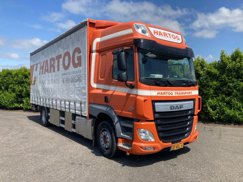 DAF CF 410 FA Euro6 Schuifzeilen vooras 9,0 ton - Camion fourgon: photos 1 DAF CF 410 FA Euro6 Schuifzeilen vooras 9,0 ton - Camion fourgon: photos 1