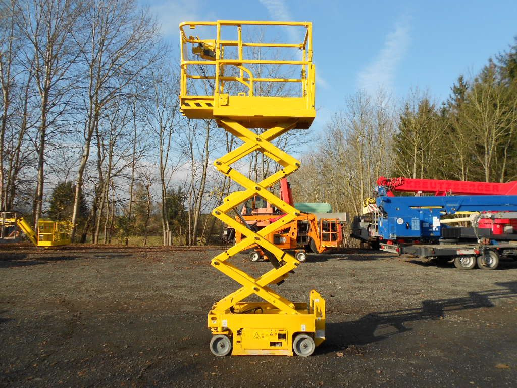 Genie GS 1330, Scherenarbeitsbühne Genie 5,9 m - Camion avec nacelle: photos 4 Genie GS 1330, Scherenarbeitsbühne Genie 5,9 m - Camion avec nacelle: photos 4