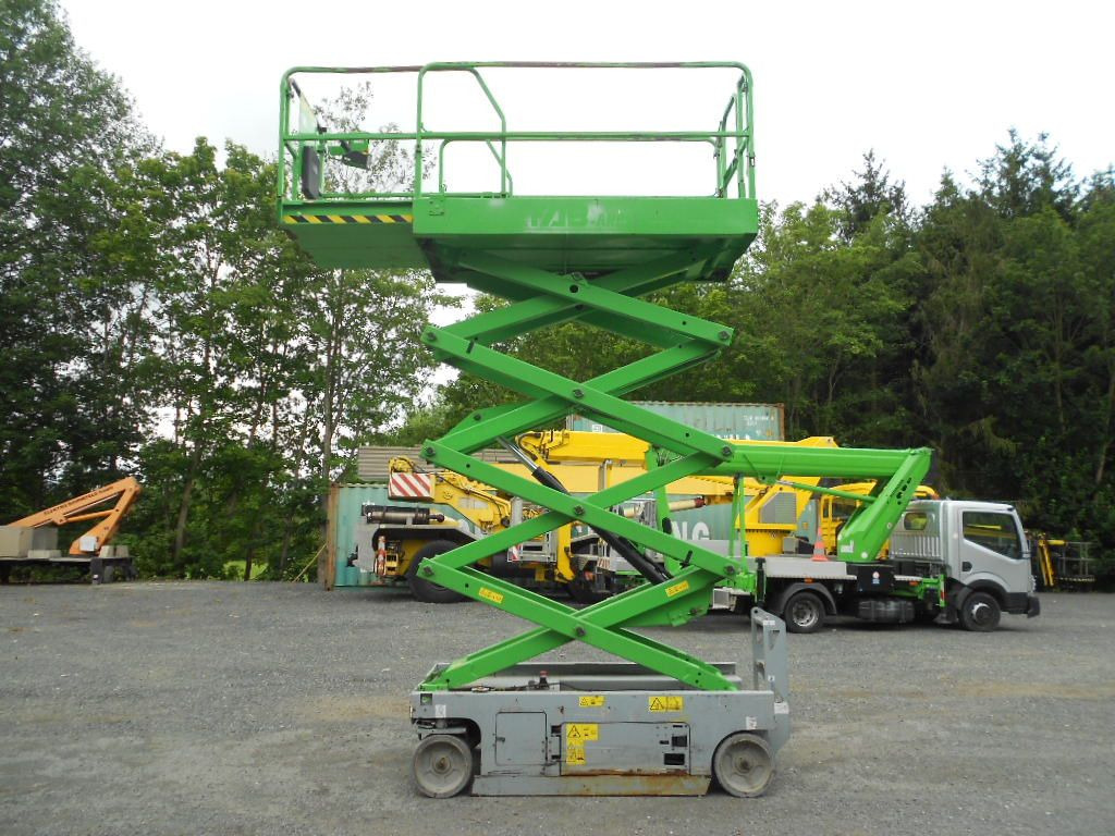 Genie GS 2646, Scherenarbeitsbühne Genie 9,9 m - Nacelle ciseaux: photos 5 Genie GS 2646, Scherenarbeitsbühne Genie 9,9 m - Nacelle ciseaux: photos 5