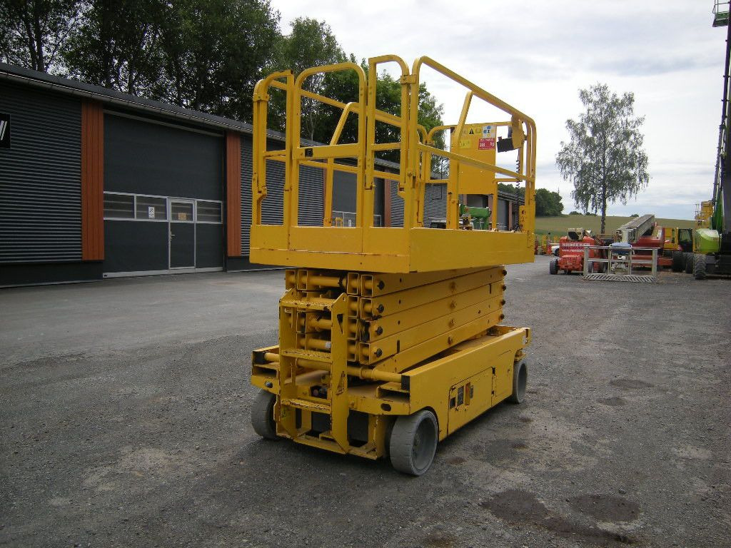 Camion avec nacelle Genie GS 3246, Scherenarbeitsbühne Genie 11,9 m: photos 17
