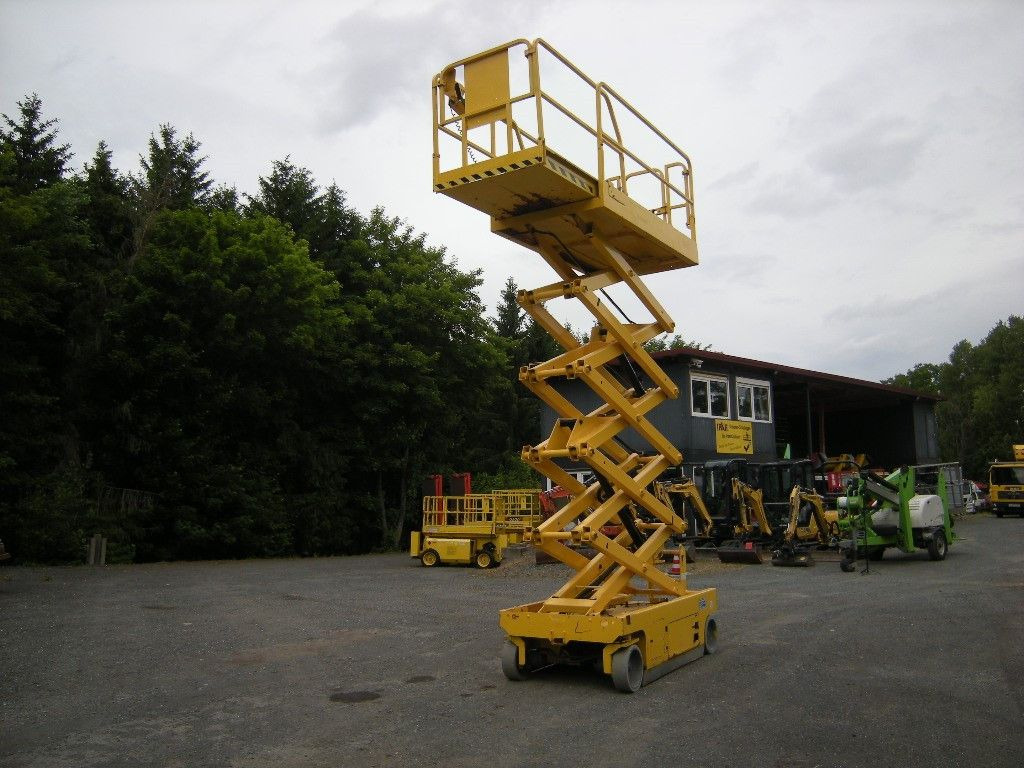 Camion avec nacelle Genie GS 3246, Scherenarbeitsbühne Genie 11,9 m: photos 6