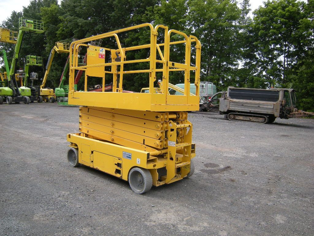Camion avec nacelle Genie GS 3246, Scherenarbeitsbühne Genie 11,9 m: photos 19