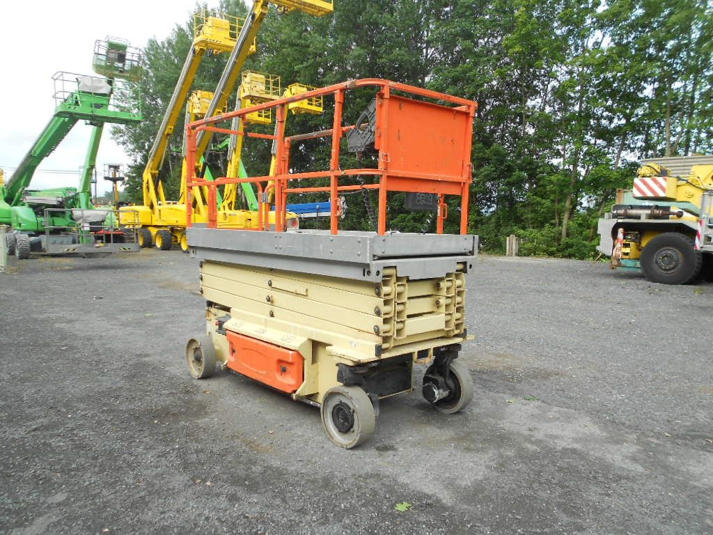 Nacelle ciseaux JLG JLG 3246, Scherenarbeitsbühne, 11,9 m: photos 19