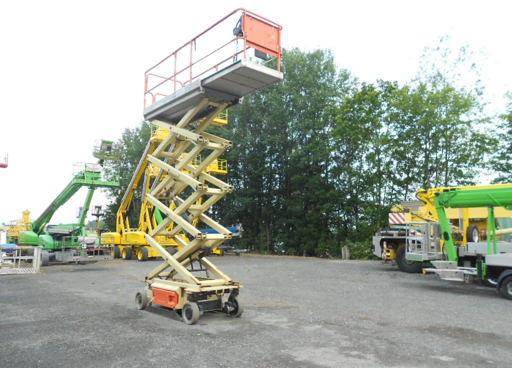 JLG JLG 3246, Scherenarbeitsbühne, 11,9 m - Nacelle ciseaux: photos 4 JLG JLG 3246, Scherenarbeitsbühne, 11,9 m - Nacelle ciseaux: photos 4