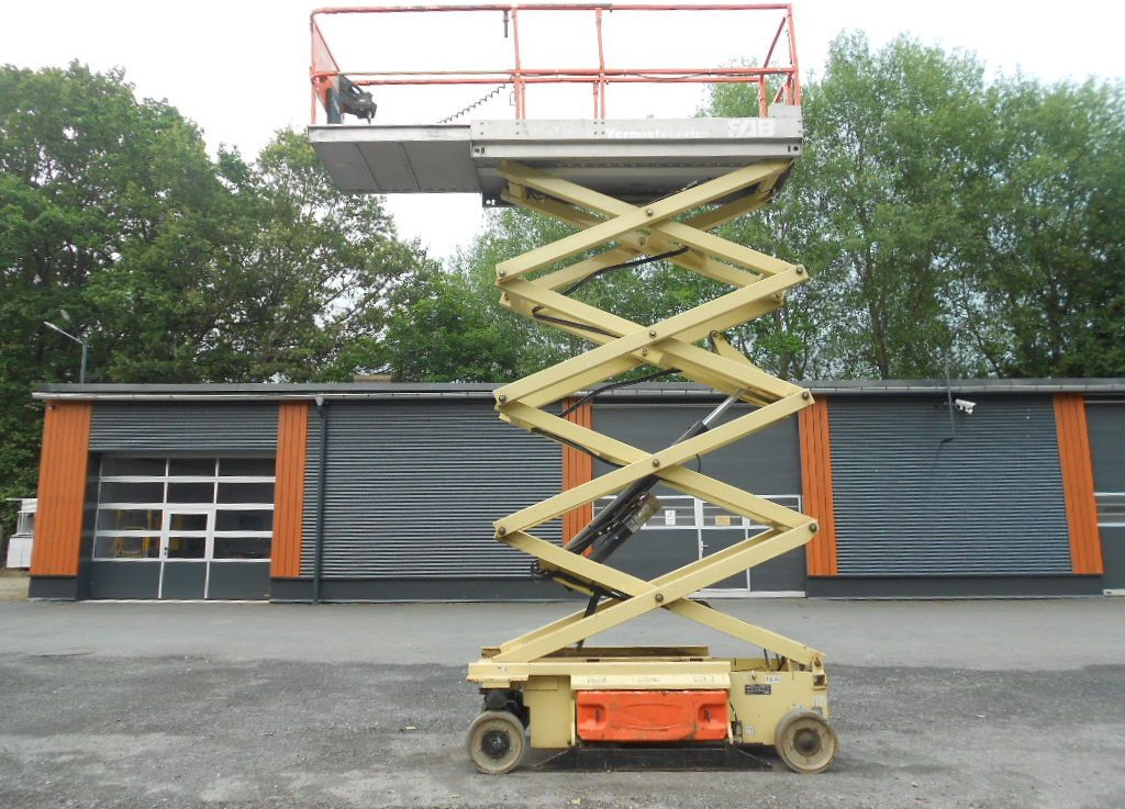 JLG JLG 3246, Scherenarbeitsbühne, 11,9 m - Nacelle ciseaux: photos 1 JLG JLG 3246, Scherenarbeitsbühne, 11,9 m - Nacelle ciseaux: photos 1