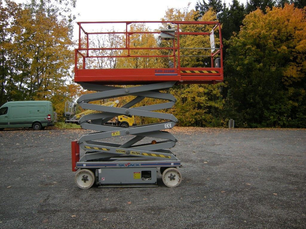 SkayJack SJIII 3226M Scherenarbeitsbühne 10 m - Camion avec nacelle: photos 5 SkayJack SJIII 3226M Scherenarbeitsbühne 10 m - Camion avec nacelle: photos 5