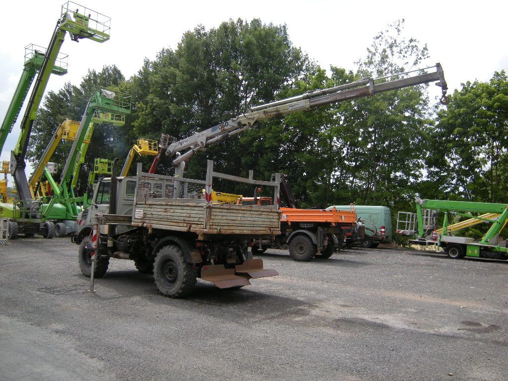 Unimog U1250 mit Kran - Utilitaire benne: photos 3 Unimog U1250 mit Kran - Utilitaire benne: photos 3