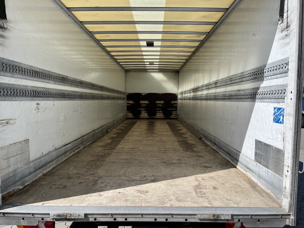 Iveco 120E25 Eurocargo 4x2 Koffer | Ladebordwand - Camion: photos 3 Iveco 120E25 Eurocargo 4x2 Koffer | Ladebordwand - Camion: photos 3
