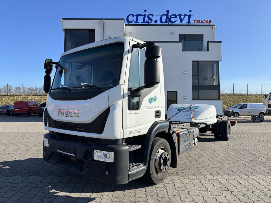 Iveco 120E25 Eurocargo 4x2 Fahrgestell - Camion fourgon: photos 1 Iveco 120E25 Eurocargo 4x2 Fahrgestell - Camion fourgon: photos 1