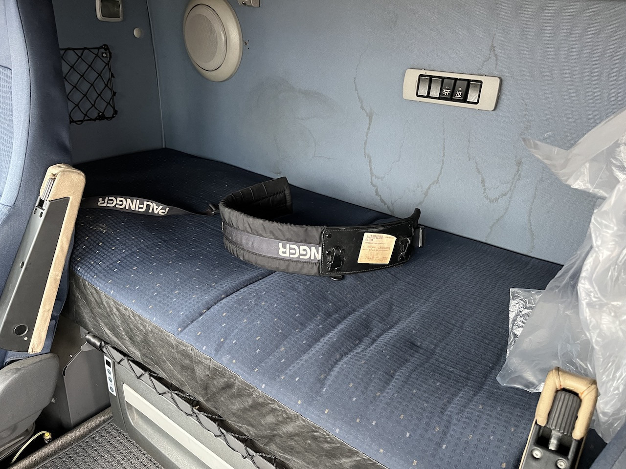 Volvo FH 520 6x2  Palfinger PK 12502 | AHK - Camion grue, Camion plateau: photos 5 Volvo FH 520 6x2  Palfinger PK 12502 | AHK - Camion grue, Camion plateau: photos 5