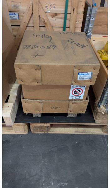 Komatsu D65PX-15 - HYDRAULIC MOTOR ASSY - 708-7L-00040 - Bulldozer: photos 3 Komatsu D65PX-15 - HYDRAULIC MOTOR ASSY - 708-7L-00040 - Bulldozer: photos 3