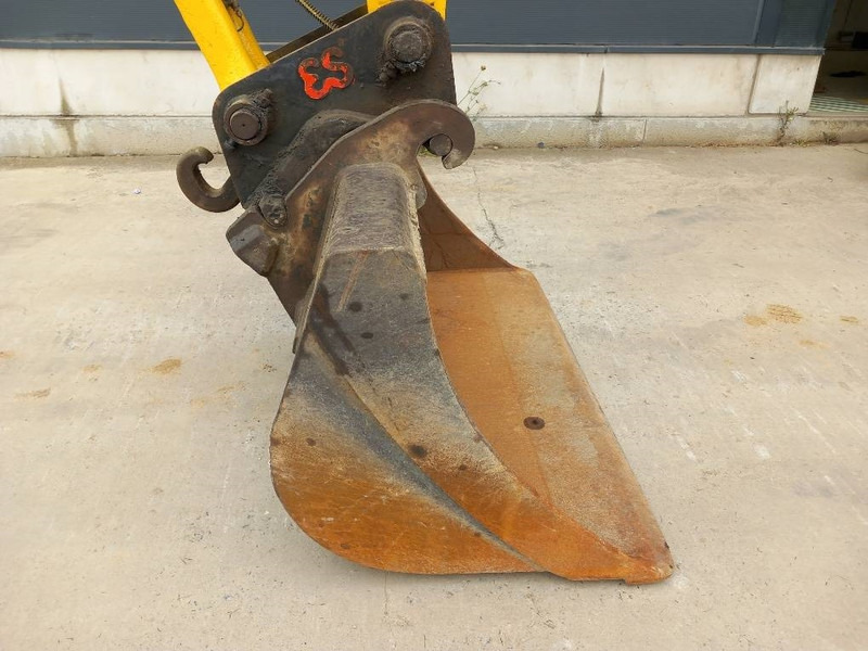 Komatsu PC210LCI-11 - Pelle sur chenille: photos 5 Komatsu PC210LCI-11 - Pelle sur chenille: photos 5