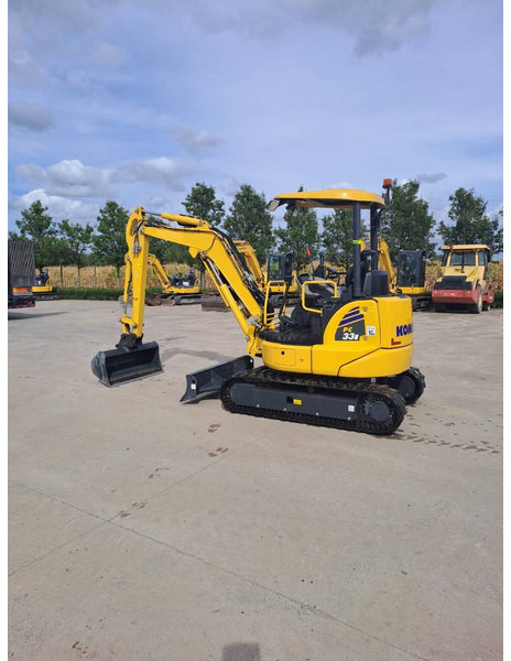 Komatsu PC33E-6 - Mini pelle: photos 2 Komatsu PC33E-6 - Mini pelle: photos 2