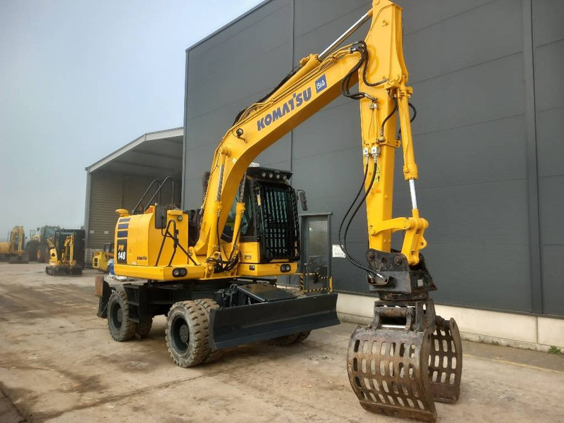 Komatsu PW148-10 - Pelle sur pneus: photos 2 Komatsu PW148-10 - Pelle sur pneus: photos 2
