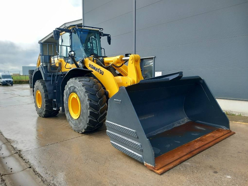 Komatsu WA480-8E0 - Chargeuse sur pneus: photos 1 Komatsu WA480-8E0 - Chargeuse sur pneus: photos 1