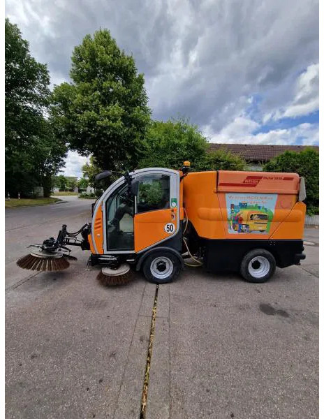 Bucher Kehrmaschine BUCHER-GUYER Kehrmaschine EG 4.500 kg Diesel Topzustand - Balayeuse industrielle: photos 1 Bucher Kehrmaschine BUCHER-GUYER Kehrmaschine EG 4.500 kg Diesel Topzustand - Balayeuse industrielle: photos 1