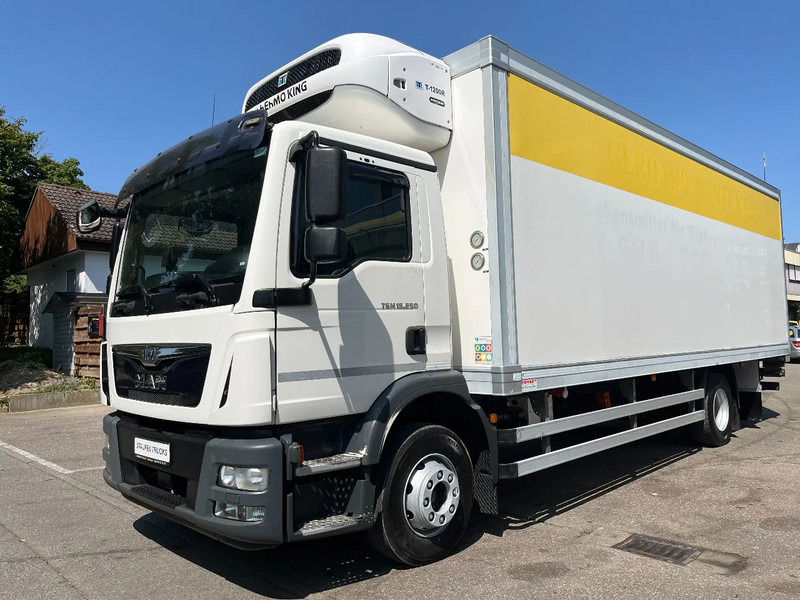 MAN TGM 15.250 *Bi-/Multitemp*Tiefkühlfahrzeug*POLARUS-Tiefkühlkoffer*MBB-C 2000 S LBW* - Camion frigorifique: photos 1 MAN TGM 15.250 *Bi-/Multitemp*Tiefkühlfahrzeug*POLARUS-Tiefkühlkoffer*MBB-C 2000 S LBW* - Camion frigorifique: photos 1