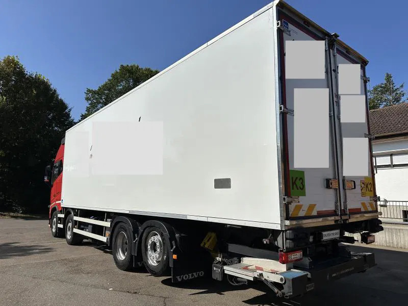 Volvo FH 16 550XL*8x2*Tief Kühlkoffer*ThermoKing*LBW - Camion frigorifique: photos 3 Volvo FH 16 550XL*8x2*Tief Kühlkoffer*ThermoKing*LBW - Camion frigorifique: photos 3