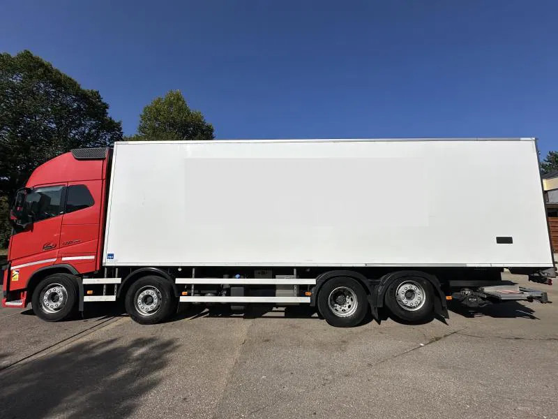 Volvo FH 16 550XL*8x2*Tief Kühlkoffer*ThermoKing*LBW - Camion frigorifique: photos 2 Volvo FH 16 550XL*8x2*Tief Kühlkoffer*ThermoKing*LBW - Camion frigorifique: photos 2
