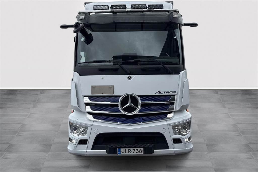 Mercedes-Benz ACTROS 1832 - Camion fourgon: photos 2 Mercedes-Benz ACTROS 1832 - Camion fourgon: photos 2