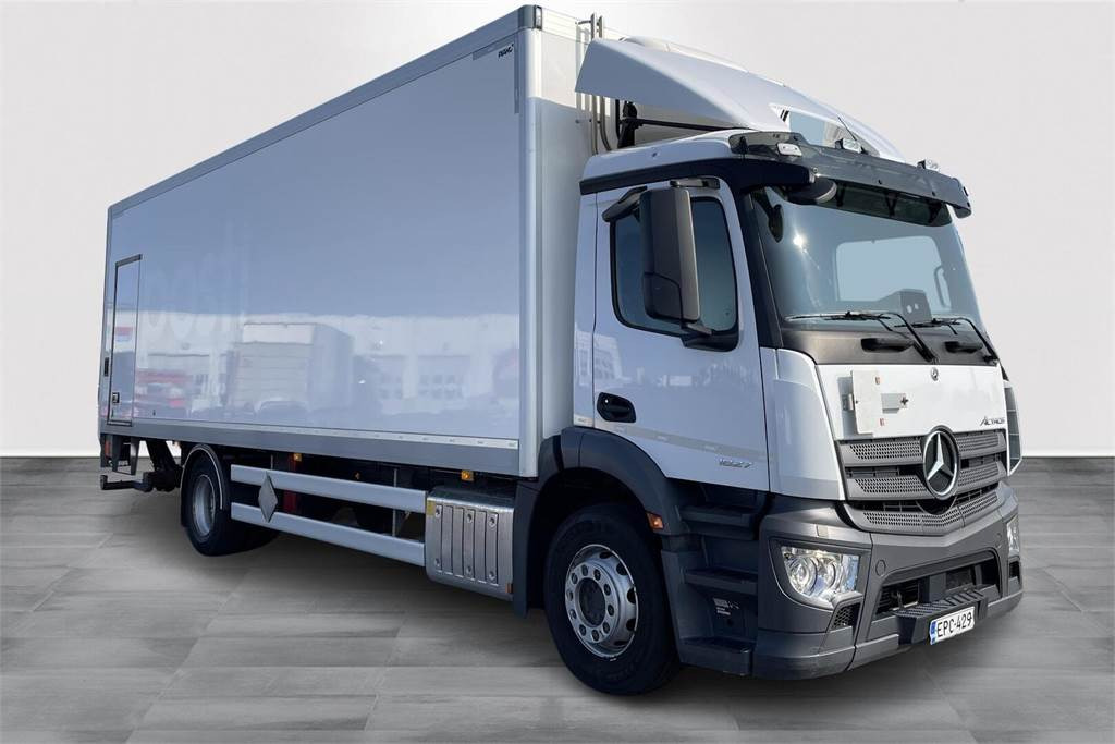 Mercedes-Benz Actros 1827 4x2 8,7m umpikori+PL nostin - Camion isothermique: photos 2 Mercedes-Benz Actros 1827 4x2 8,7m umpikori+PL nostin - Camion isothermique: photos 2