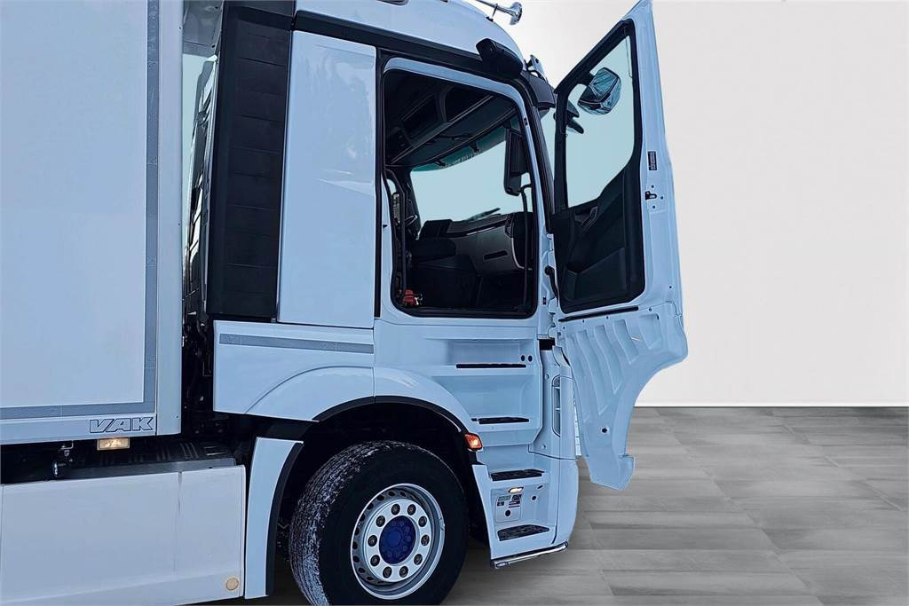 Camion isothermique Mercedes-Benz Actros L 3558: photos 14