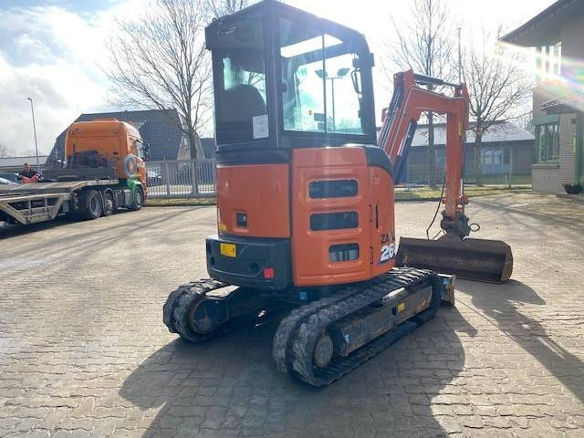 Hitachi ZX 26 U-6 MIETE / RENTAL (12002050) - Mini pelle: photos 5 Hitachi ZX 26 U-6 MIETE / RENTAL (12002050) - Mini pelle: photos 5
