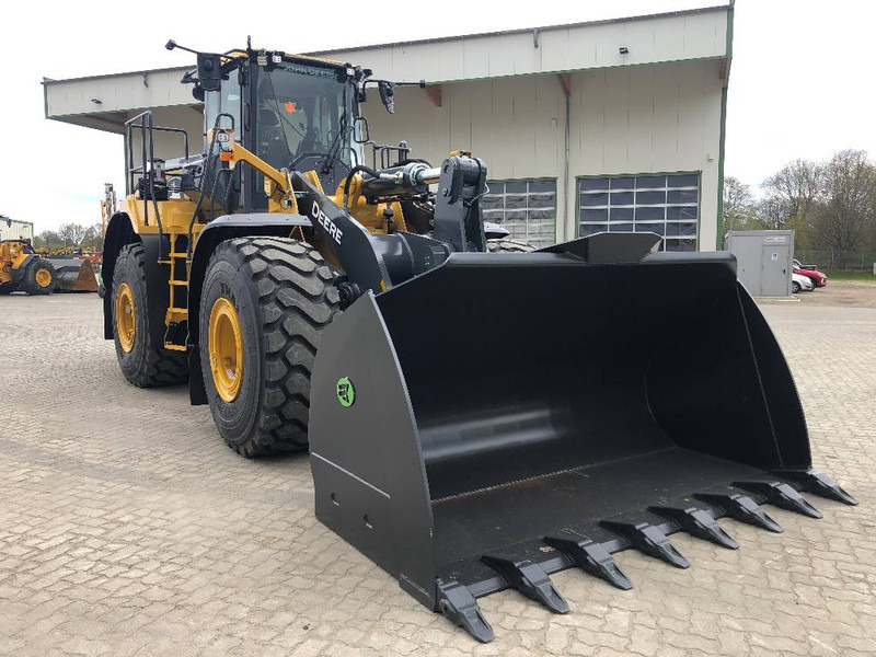 John Deere 744 P MIETE / RENTAL (12002126) - Chargeuse sur pneus: photos 4 John Deere 744 P MIETE / RENTAL (12002126) - Chargeuse sur pneus: photos 4