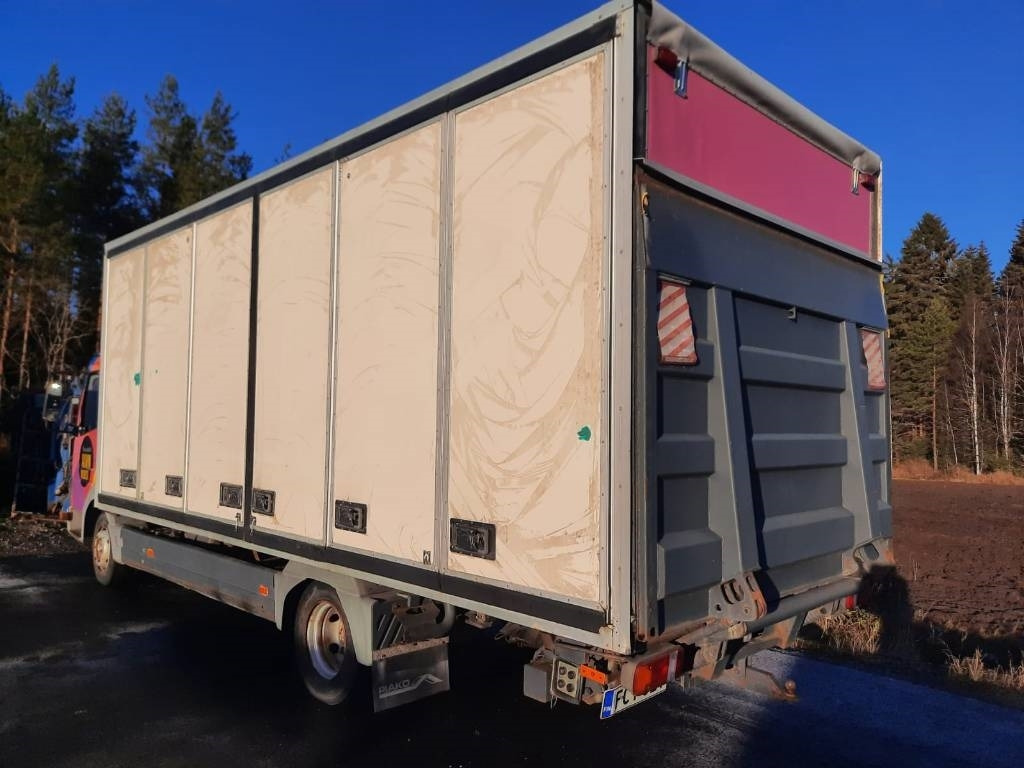 Mercedes-Benz 815 - Camion fourgon: photos 3 Mercedes-Benz 815 - Camion fourgon: photos 3