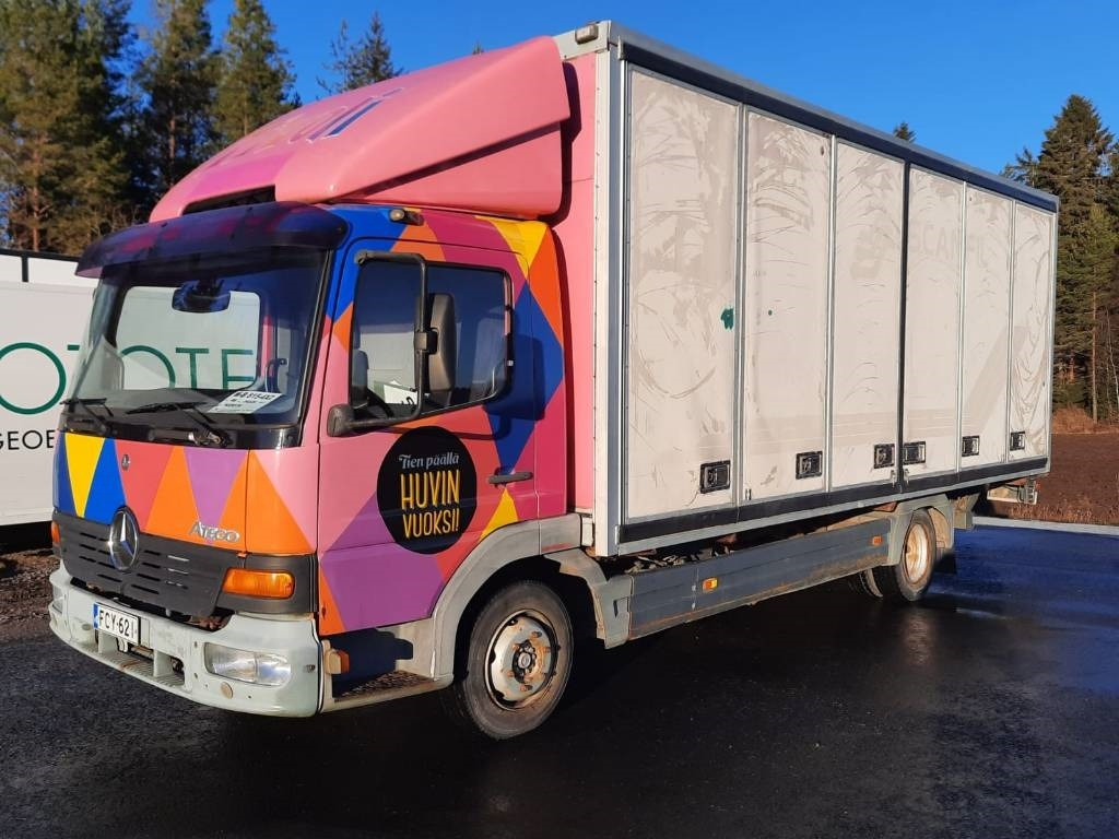Mercedes-Benz 815 - Camion fourgon: photos 1 Mercedes-Benz 815 - Camion fourgon: photos 1