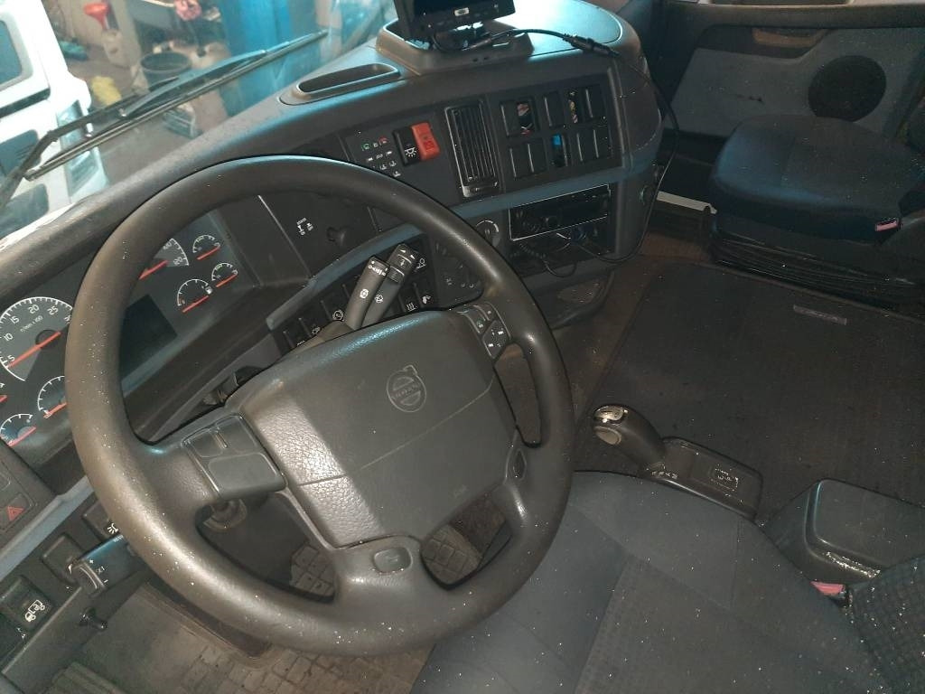 Volvo FH 13 440 - Châssis cabine: photos 5 Volvo FH 13 440 - Châssis cabine: photos 5