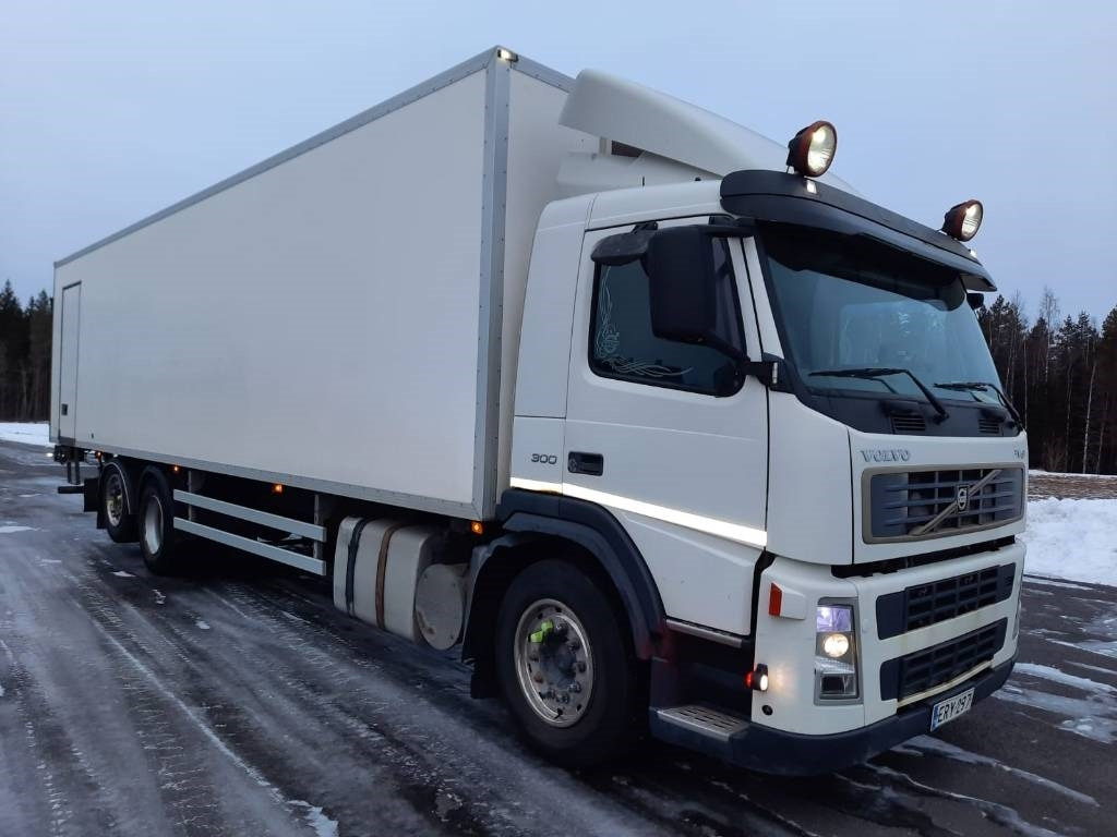 Volvo FM 9 300 - Camion fourgon: photos 2 Volvo FM 9 300 - Camion fourgon: photos 2