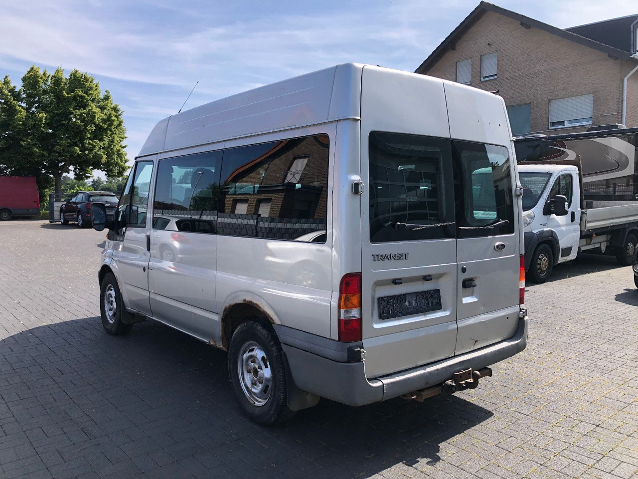 Ford Transit 2.4 TDi, Heckantrieb, 8-Sitzer, Klima - Transport de personnes: photos 4 Ford Transit 2.4 TDi, Heckantrieb, 8-Sitzer, Klima - Transport de personnes: photos 4