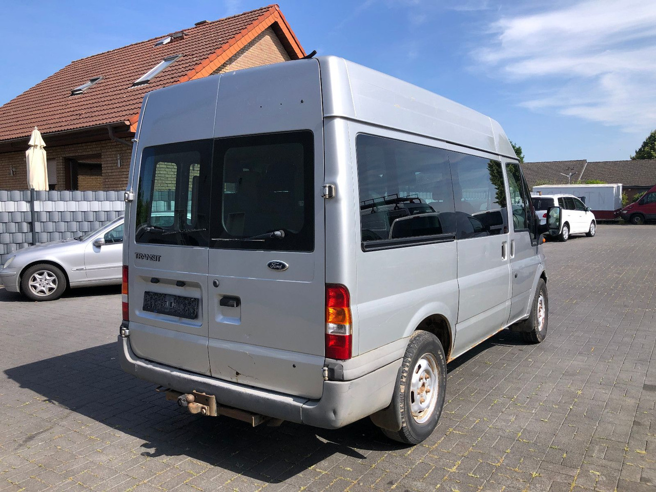 Ford Transit 2.4 TDi, Heckantrieb, 8-Sitzer, Klima - Transport de personnes: photos 2 Ford Transit 2.4 TDi, Heckantrieb, 8-Sitzer, Klima - Transport de personnes: photos 2