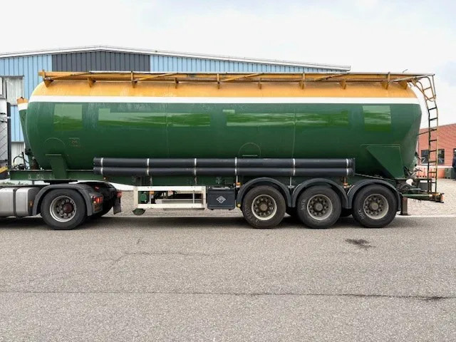 Feldbinder KIP48 3 3-AXLE 48M3 KIPPING SILO TRAILER (SAF AXLES / DRUM BRAKES / 4 COMPARTMENTS) - Semi-remorque citerne: photos 5 Feldbinder KIP48 3 3-AXLE 48M3 KIPPING SILO TRAILER (SAF AXLES / DRUM BRAKES / 4 COMPARTMENTS) - Semi-remorque citerne: photos 5