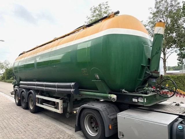 Feldbinder KIP48 3 3-AXLE 48M3 KIPPING SILO TRAILER (SAF AXLES / DRUM BRAKES / 4 COMPARTMENTS) - Semi-remorque citerne: photos 2 Feldbinder KIP48 3 3-AXLE 48M3 KIPPING SILO TRAILER (SAF AXLES / DRUM BRAKES / 4 COMPARTMENTS) - Semi-remorque citerne: photos 2