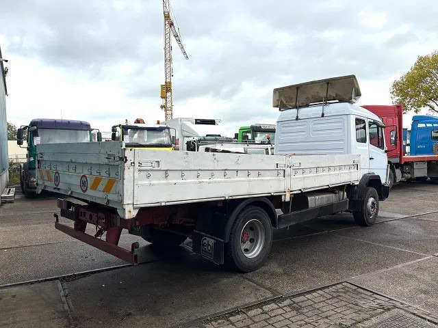 Mercedes-Benz 1117 K 6-CILINDER SLEEPERCAB (8 WHEEL NUTS / FULL STEEL SUSPENSION / MANUAL GEARBOX) - Camion plateau: photos 3 Mercedes-Benz 1117 K 6-CILINDER SLEEPERCAB (8 WHEEL NUTS / FULL STEEL SUSPENSION / MANUAL GEARBOX) - Camion plateau: photos 3