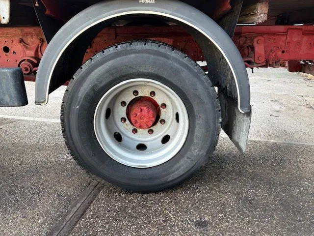 Camion plateau Mercedes-Benz 1117 K 6-CILINDER SLEEPERCAB (8 WHEEL NUTS / FULL STEEL SUSPENSION / MANUAL GEARBOX): photos 6 Camion plateau Mercedes-Benz 1117 K 6-CILINDER SLEEPERCAB (8 WHEEL NUTS / FULL STEEL SUSPENSION / MANUAL GEARBOX): photos 6