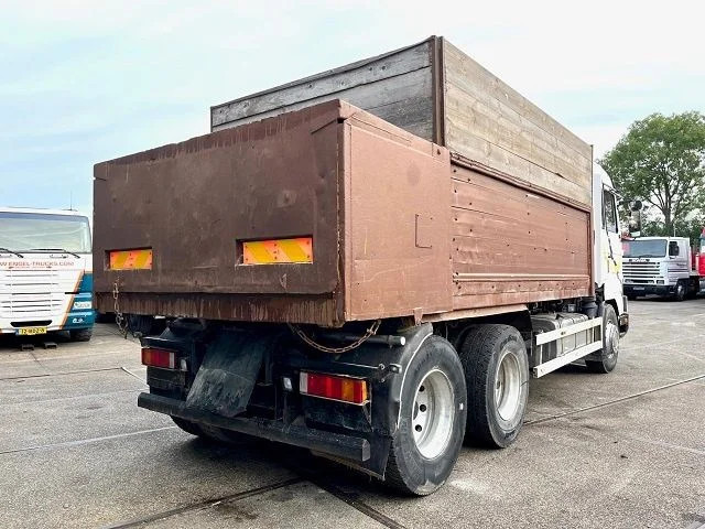 Scania R143-450 V8 STREAMLINE 6x2 FULL STEEL KIPPER (MANUAL GEARBOX / FULL STEEL SUSPENSION / 10 TIRES / ROBSON DRIVE / MECHANICAL PUMP - Camion benne: photos 3 Scania R143-450 V8 STREAMLINE 6x2 FULL STEEL KIPPER (MANUAL GEARBOX / FULL STEEL SUSPENSION / 10 TIRES / ROBSON DRIVE / MECHANICAL PUMP - Camion benne: photos 3