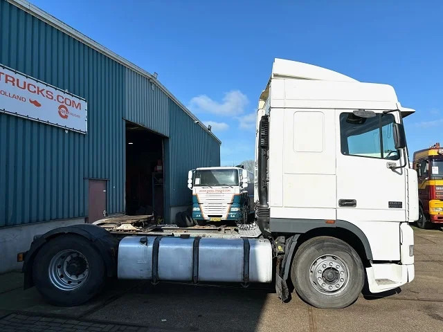 DAF 95.380 XF SPACECAB (EURO 2 / ZF16 MANUAL GEARBOX / D.E.B. ENGINE BRAKE / AIRCONDITIONING) - Tracteur routier: photos 4 DAF 95.380 XF SPACECAB (EURO 2 / ZF16 MANUAL GEARBOX / D.E.B. ENGINE BRAKE / AIRCONDITIONING) - Tracteur routier: photos 4