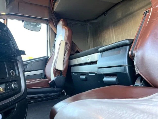 Iveco Stralis AS440S42T/P HI-WAY DUTCH TRUCK (APK/TUV -> 02-2024 / EURO 6 / AS-TRONIC / 2 TANKS / LEATHER SEATS / FRIDGE) - crédit-bail Iveco Stralis AS440S42T/P HI-WAY DUTCH TRUCK (APK/TUV -> 02-2024 / EURO 6 / AS-TRONIC / 2 TANKS / LEATHER SEATS / FRIDGE): photos 10