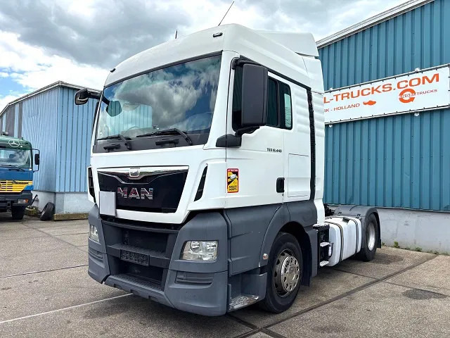 MAN TGX 18.440 BLS XLX (ZF16 MANUAL GEARBOX / 2x DIESELTANK / AIRCONDITIONING / ELECTRICAL MAINSWITCH / FRIDGE / EURO 6) - Tracteur routier: photos 1 MAN TGX 18.440 BLS XLX (ZF16 MANUAL GEARBOX / 2x DIESELTANK / AIRCONDITIONING / ELECTRICAL MAINSWITCH / FRIDGE / EURO 6) - Tracteur routier: photos 1