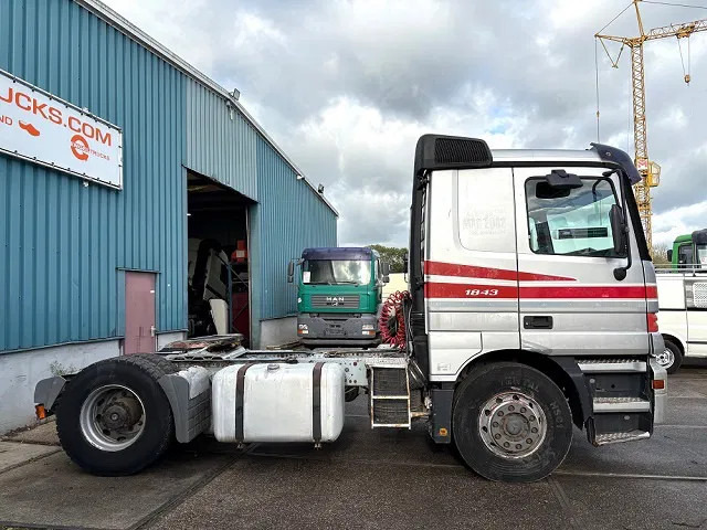 Mercedes-Benz Actros 1843 LS SLEEPERCAB (MP1) (ZF16 MANUAL GEARBOX / REDUCTION AXLE / AIRCONDITIONING / ETC.) - Tracteur routier: photos 4 Mercedes-Benz Actros 1843 LS SLEEPERCAB (MP1) (ZF16 MANUAL GEARBOX / REDUCTION AXLE / AIRCONDITIONING / ETC.) - Tracteur routier: photos 4